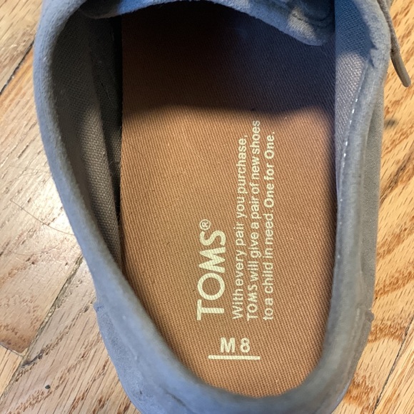 Toms Cordones, size 8(men) shoes - Picture 2 of 3